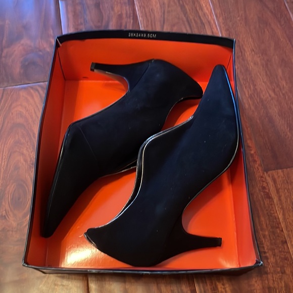 BCBGMaxazria black suede booties 10 - Picture 6 of 7